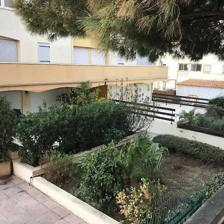 Apartment 1 Bedroom Apartment For 5 *